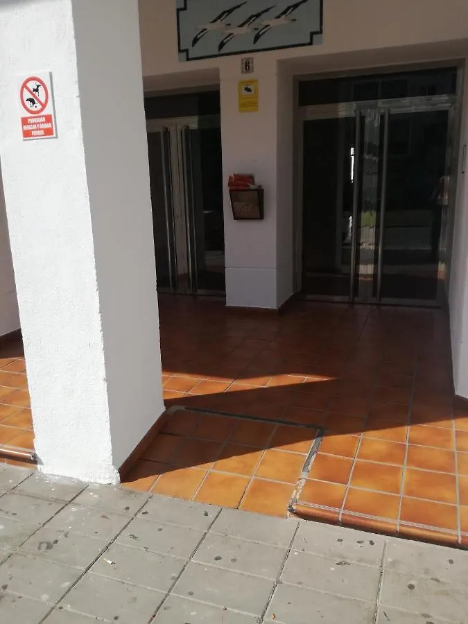 Marbella Sleeps 8 Aircon Secure Underground Parking Free Netflix Fast Internet 아파트 스페인
