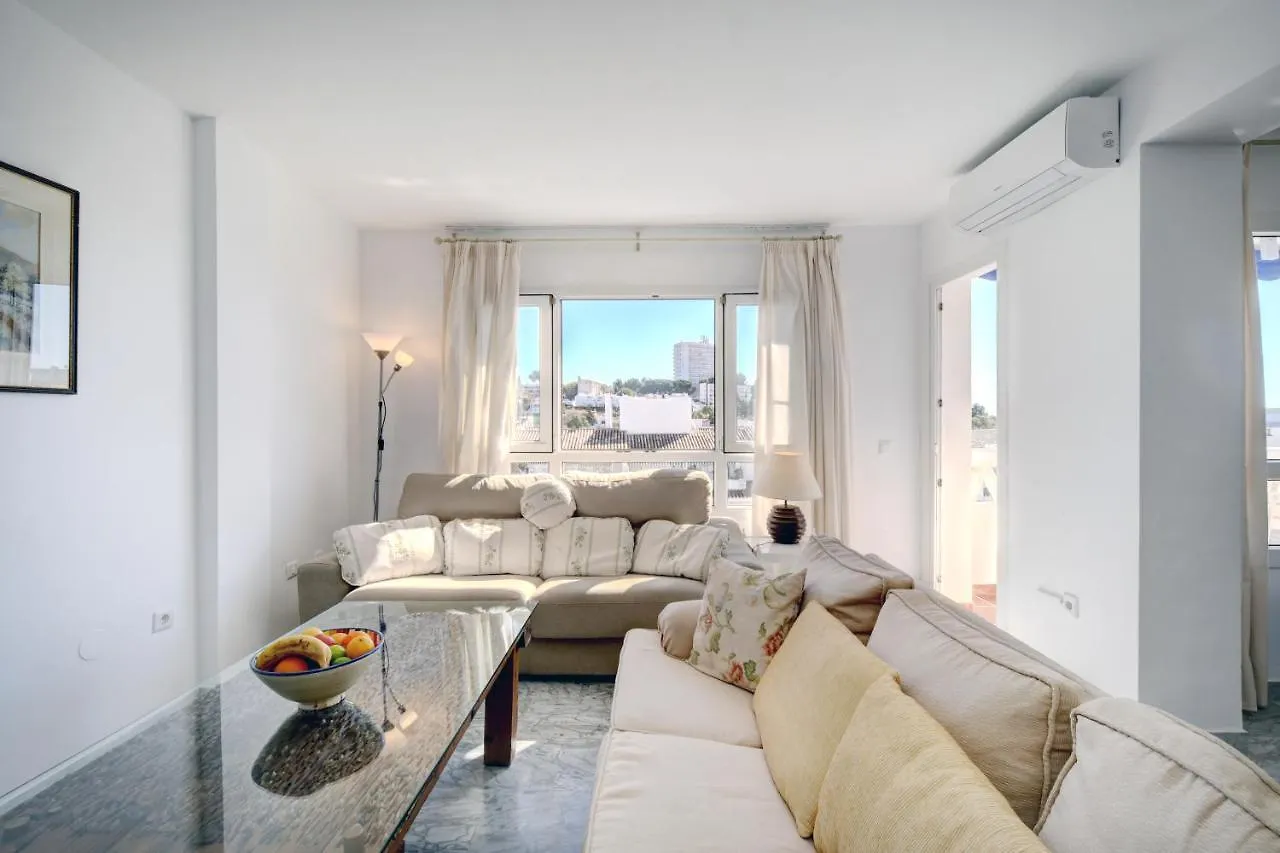 Marbella Sleeps 8 Aircon Secure Underground Parking Free Netflix Fast Internet 아파트
