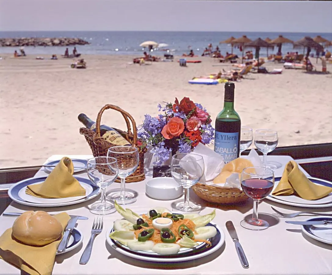Marbella Sleeps 8 Aircon Secure Underground Parking Free Netflix Fast Internet 아파트 스페인