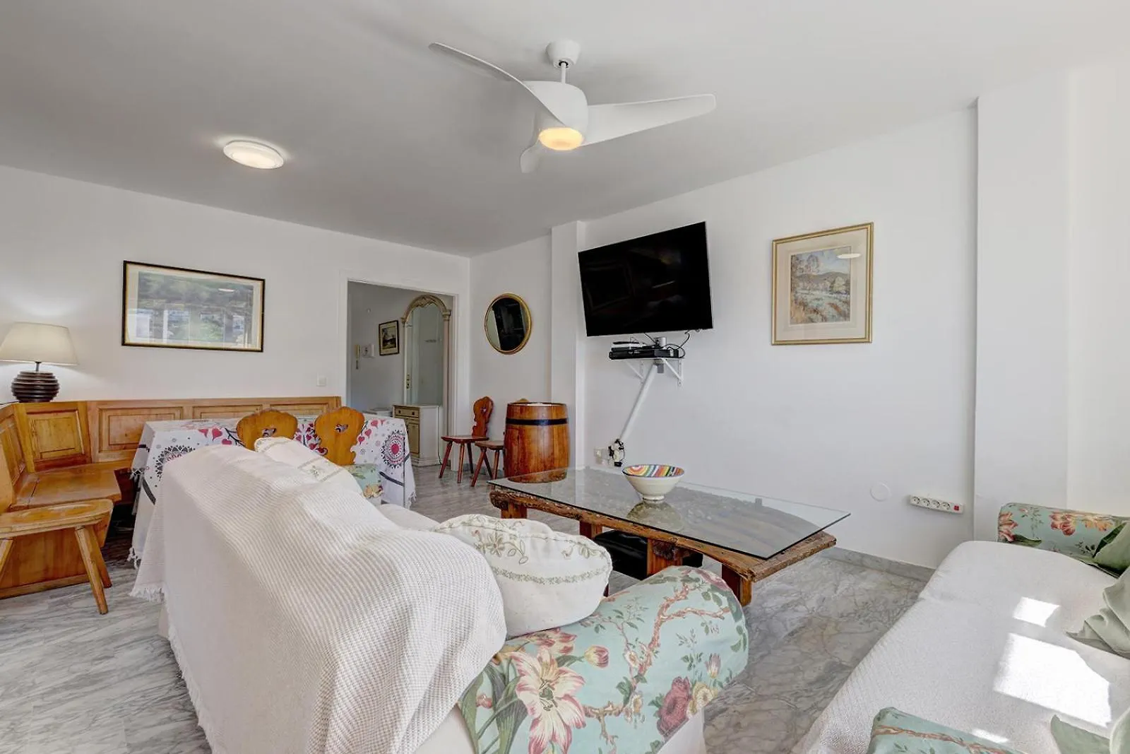 Marbella Sleeps 8 Aircon Secure Underground Parking Free Netflix Fast Internet 아파트