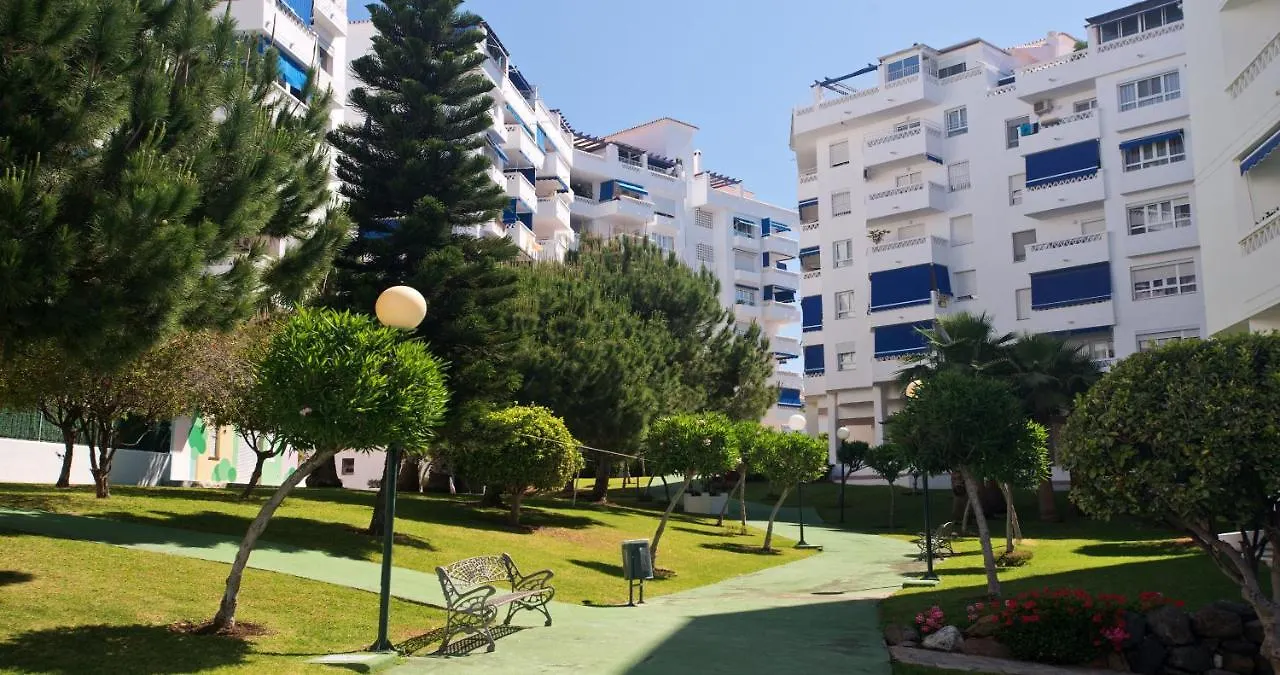 Ferienwohnung Marbella Sleeps 8 Aircon Secure Underground Parking Free Netflix Fast Internet 0*,  Spanien