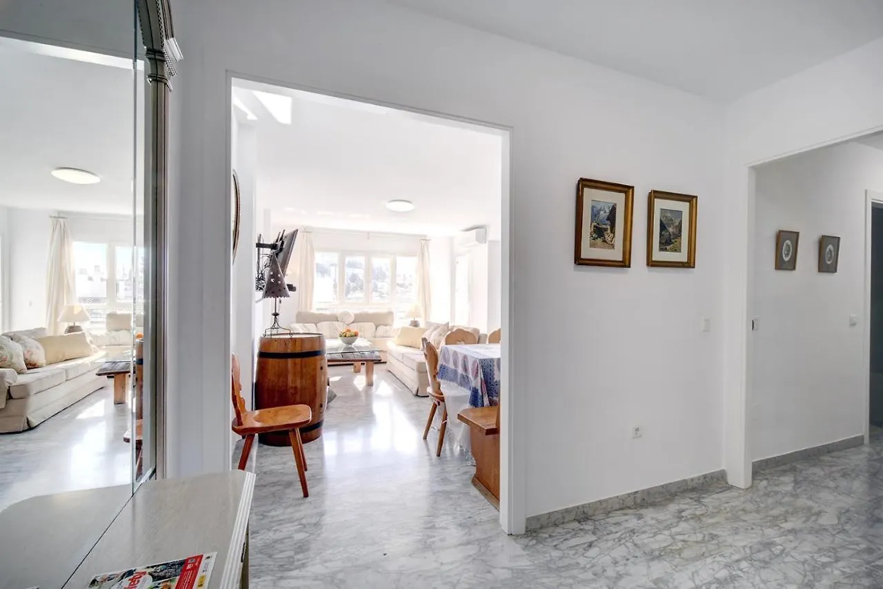 Ferienwohnung Marbella Sleeps 8 Aircon Secure Underground Parking Free Netflix Fast Internet Apartment