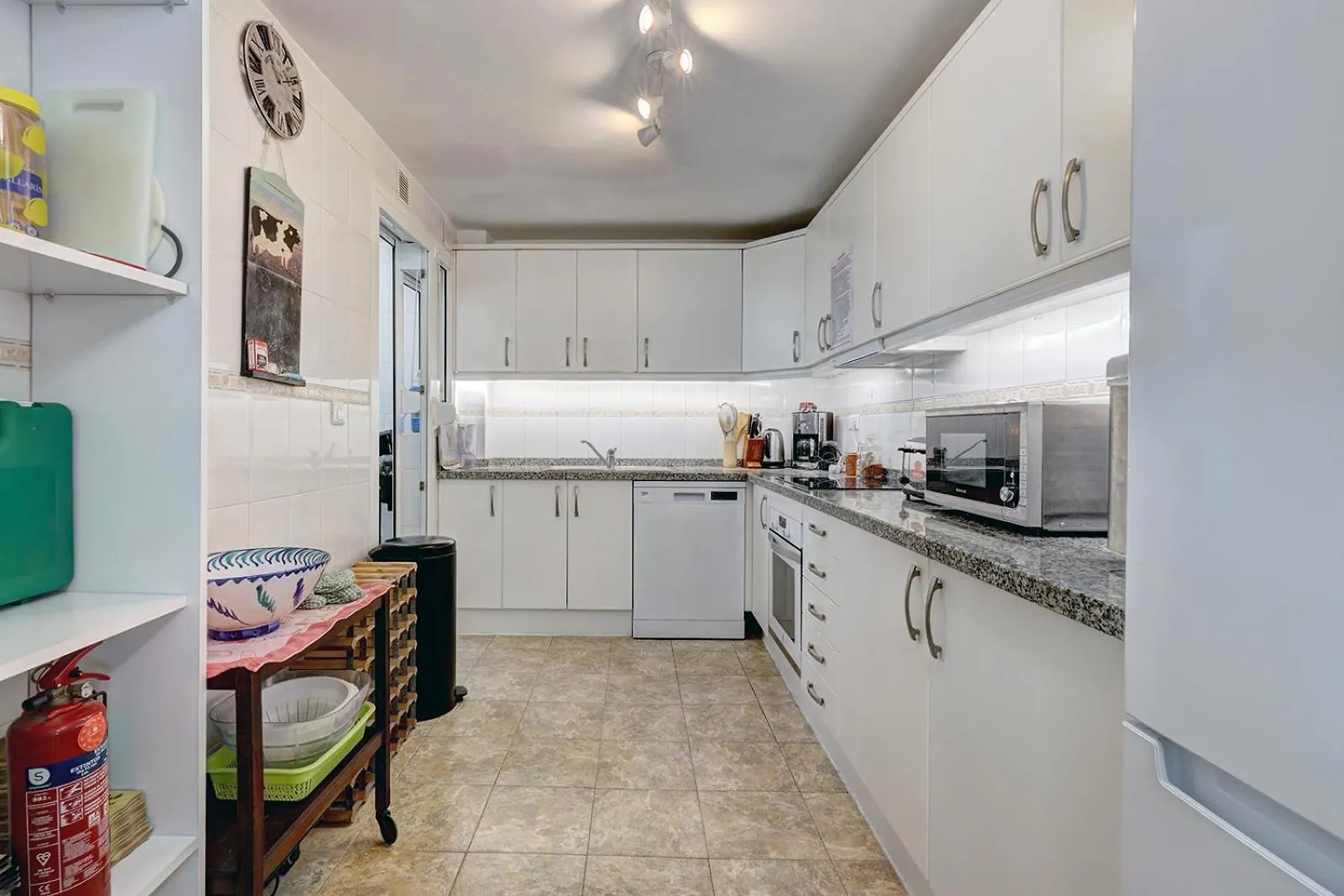 Ferienwohnung Marbella Sleeps 8 Aircon Secure Underground Parking Free Netflix Fast Internet