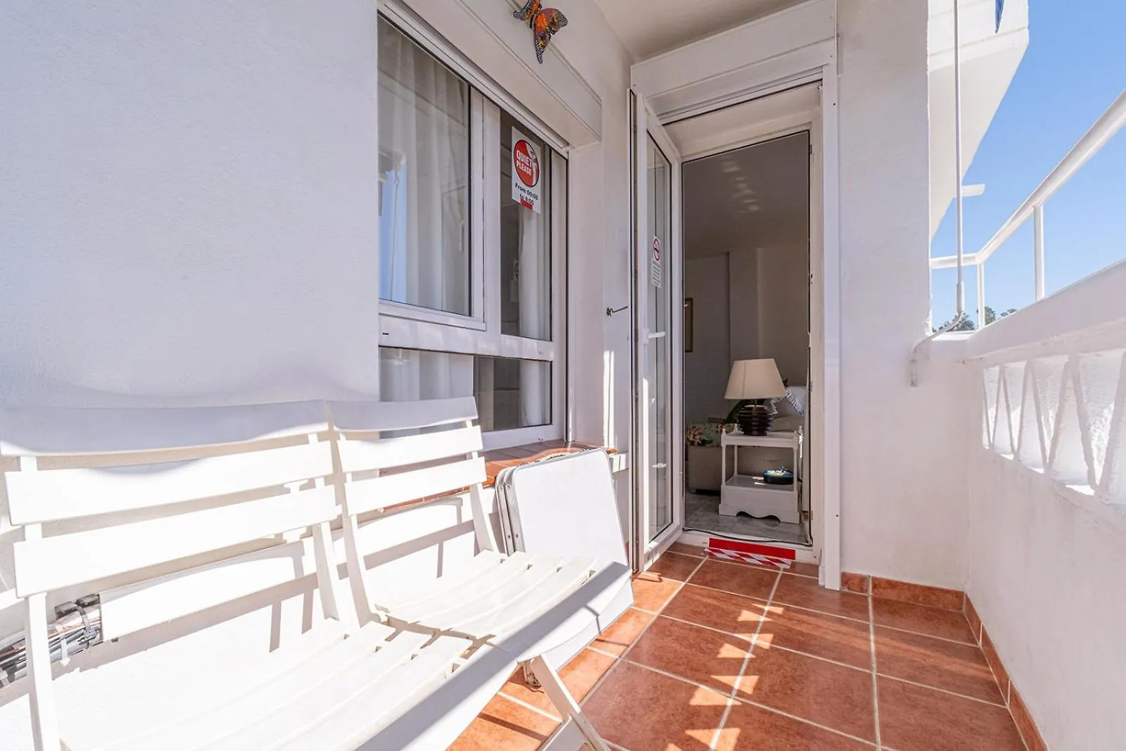 Marbella Sleeps 8 Aircon Secure Underground Parking Free Netflix Fast Internet Apartment